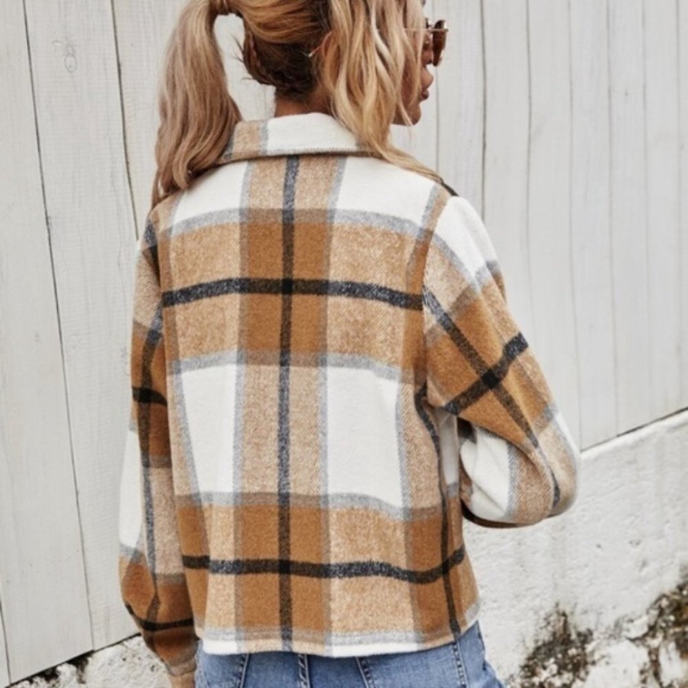 Plaid Khaki Tan pocket button up jacket shacket - Picture 3 of 5